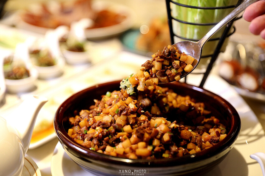 港點&烤鴨控必收!現烤出爐桌邊片皮鴨 鮮美海鮮料理、經典港式點心