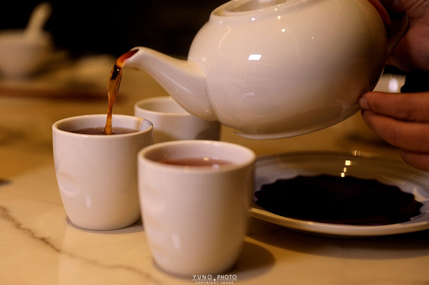 港點&烤鴨控必收!現烤出爐桌邊片皮鴨 鮮美海鮮料理、經典港式點心