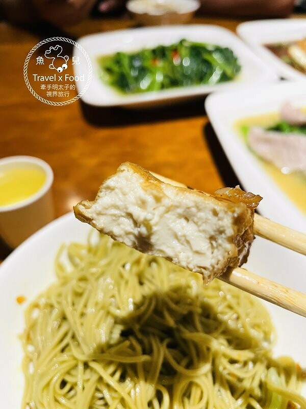 坪林百年老宅餐廳，幸福小廚｜提供環境舒適的自助泡茶區與在地特色佳餚，記得來杯茶香冰淇淋！ @魚兒 x 牽手明太子的「視」界旅行