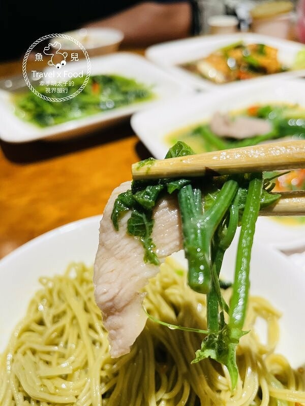 坪林百年老宅餐廳，幸福小廚｜提供環境舒適的自助泡茶區與在地特色佳餚，記得來杯茶香冰淇淋！ @魚兒 x 牽手明太子的「視」界旅行