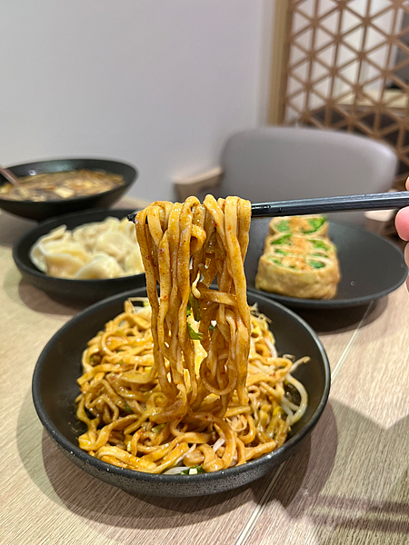 【台北中山區美食】芳珍蔬食 x 八方雲集蔬食新品牌，顛覆素食