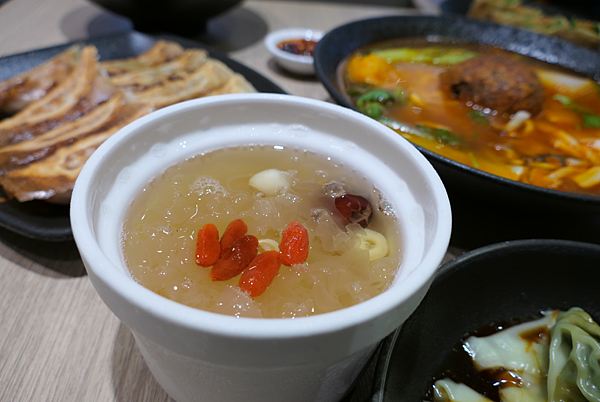 【台北中山區美食】芳珍蔬食 x 八方雲集蔬食新品牌，顛覆素食