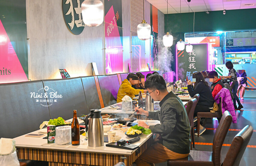 台中火鍋推薦,獨特爆炒台式鹹香湯頭,個人鍋299元起就有蔬食自助吧