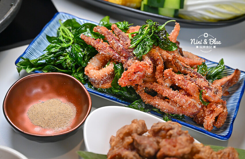 台中火鍋推薦,獨特爆炒台式鹹香湯頭,個人鍋299元起就有蔬食自助吧