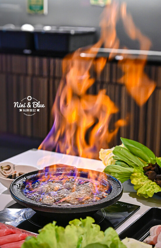 台中火鍋推薦,獨特爆炒台式鹹香湯頭,個人鍋299元起就有蔬食自助吧