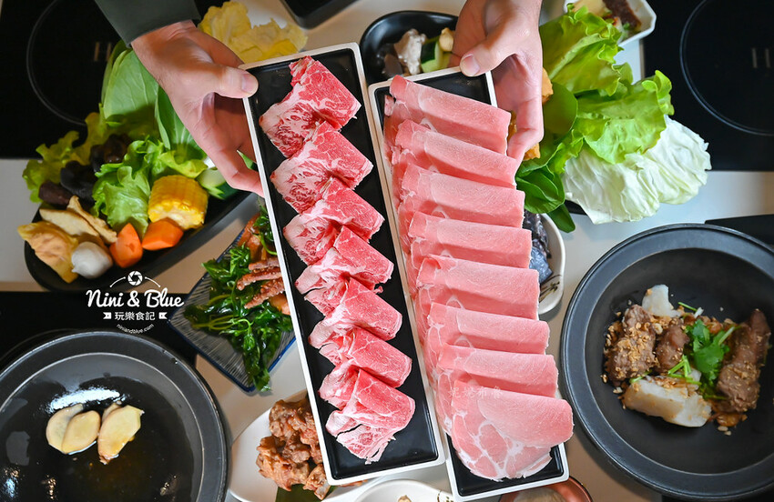 台中火鍋推薦,獨特爆炒台式鹹香湯頭,個人鍋299元起就有蔬食自助吧