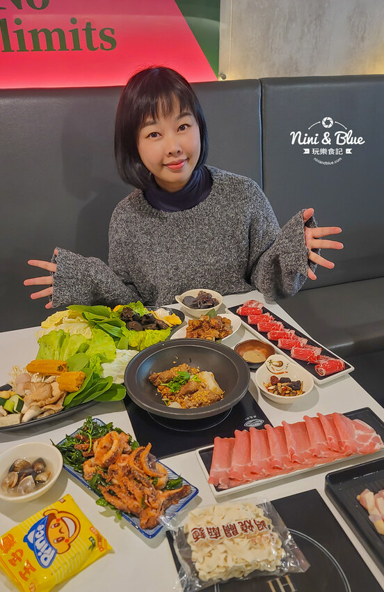 台中火鍋推薦,獨特爆炒台式鹹香湯頭,個人鍋299元起就有蔬食自助吧