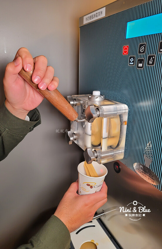 台中火鍋推薦,獨特爆炒台式鹹香湯頭,個人鍋299元起就有蔬食自助吧