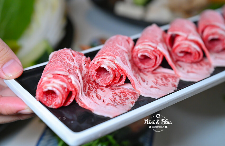 台中火鍋推薦,獨特爆炒台式鹹香湯頭,個人鍋299元起就有蔬食自助吧