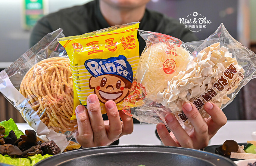 台中火鍋推薦,獨特爆炒台式鹹香湯頭,個人鍋299元起就有蔬食自助吧