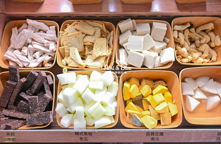 台中火鍋推薦,獨特爆炒台式鹹香湯頭,個人鍋299元起就有蔬食自助吧