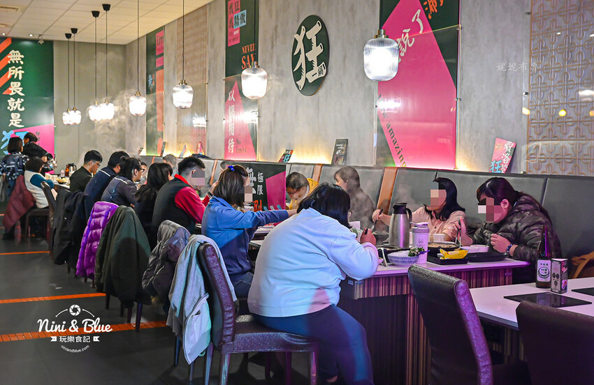 台中火鍋推薦,獨特爆炒台式鹹香湯頭,個人鍋299元起就有蔬食自助吧