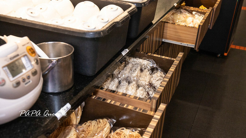 台中市西屯區台中｜Hot pot  : 正妹最愛宵夜名店 狂一鍋/萬客石鍋/石二鍋  更愛這款「自助吧吃到飽」