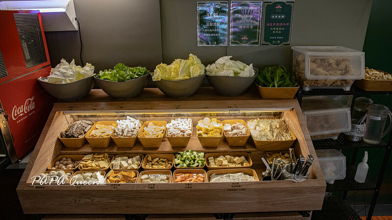 台中市西屯區台中｜Hot pot  : 正妹最愛宵夜名店 狂一鍋/萬客石鍋/石二鍋  更愛這款「自助吧吃到飽」