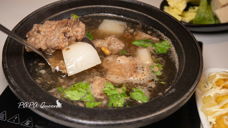 台中市西屯區台中｜Hot pot  : 正妹最愛宵夜名店 狂一鍋/萬客石鍋/石二鍋  更愛這款「自助吧吃到飽」