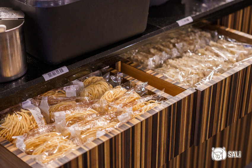 狂一鍋 台中漢口店|超人氣排隊名店,最潮必吃台式火鍋,還有自助吧吃到飽