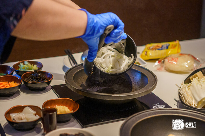 狂一鍋 台中漢口店|超人氣排隊名店,最潮必吃台式火鍋,還有自助吧吃到飽