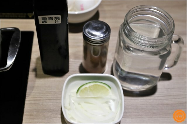 雲林聚餐│斗六必吃精緻海鮮火鍋：火鍋世家 獨家特色湯底、超澎派痛風蝦、奢華海陸套餐爽爽吃！