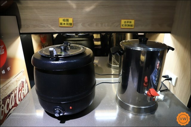 雲林聚餐│斗六必吃精緻海鮮火鍋：火鍋世家 獨家特色湯底、超澎派痛風蝦、奢華海陸套餐爽爽吃！