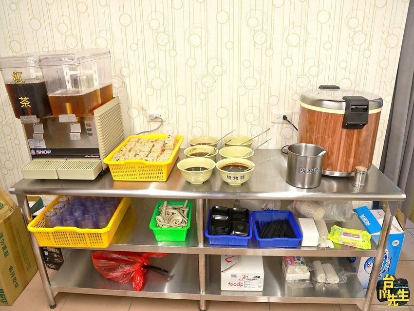 台南火烤兩吃/冰品+點心+飲料+白飯吃到飽無限享用/獨家特調燒烤醬