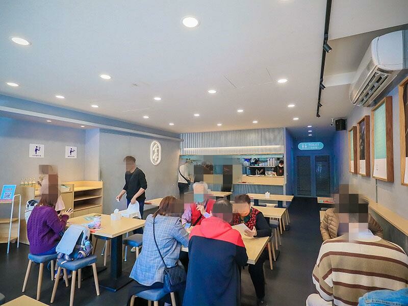 新竹墨竹亭燃麵本家 百元內吃鮮蝦抄手燃麵 推出旨味燒豚拉麵、泰緬酸辣豚、黑椒嫩豬煲跨界新菜單