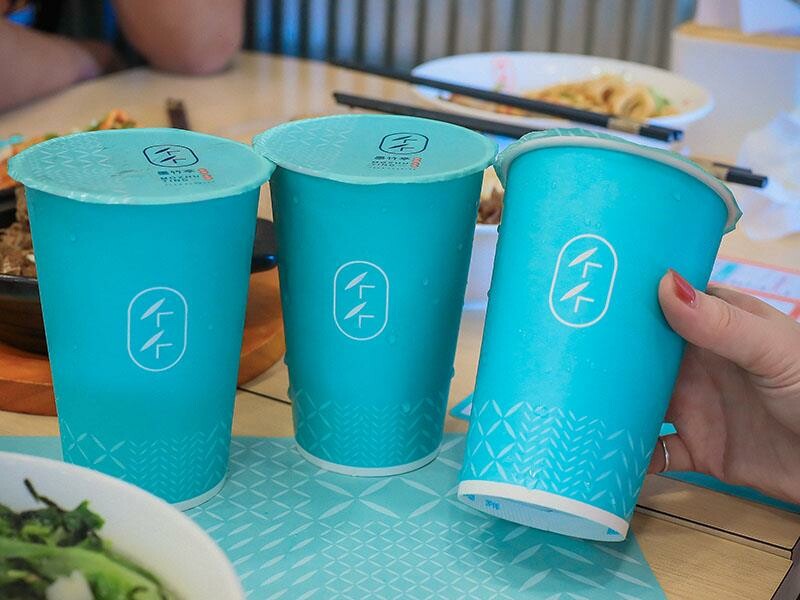 新竹墨竹亭燃麵本家 百元內吃鮮蝦抄手燃麵 推出旨味燒豚拉麵、泰緬酸辣豚、黑椒嫩豬煲跨界新菜單