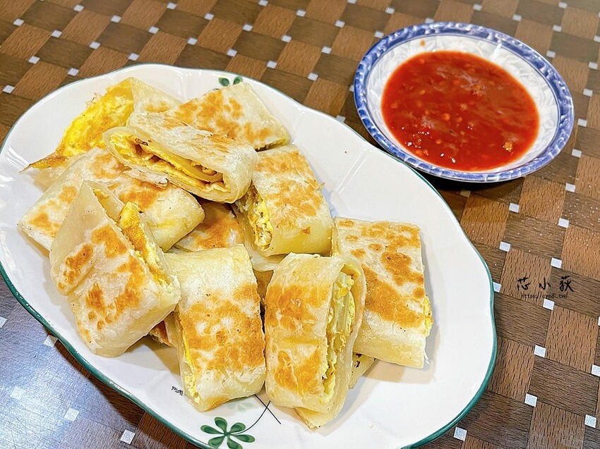 吉老闆湯包燒餅，台中西區美食，台中第五市場附近傳統中式早餐，小籠湯包、燒餅、蛋餅、吐司，現包現蒸多汁湯包美味必吃 - Cyndi loves享食天堂