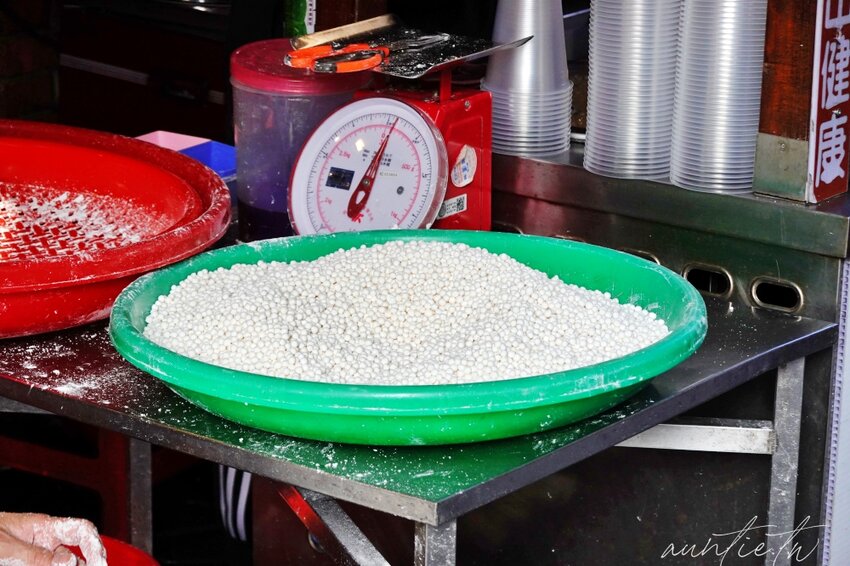 【新北】金山｜順德坊手工粉圓一店，咬到嘴痠的手工Q彈粉圓，金包里老街美食