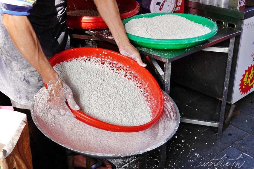 【新北】金山｜順德坊手工粉圓一店，咬到嘴痠的手工Q彈粉圓，金包里老街美食