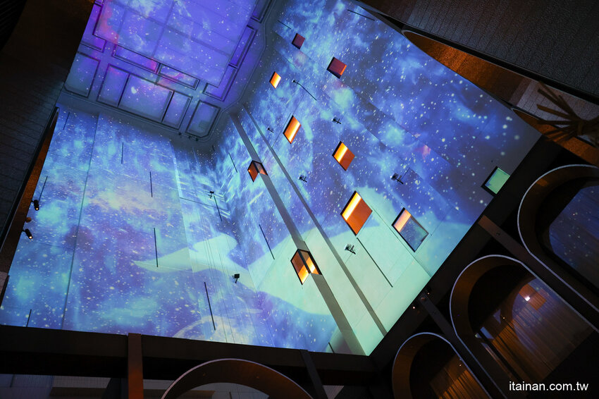 免出國就能品嘗日本正統古法藁燒日料、挑高光雕秀主題酒吧讓人驚艷!高雄洲際酒店「WA-RA 日式餐廳」わら餐廳新開幕 @台南好Food遊