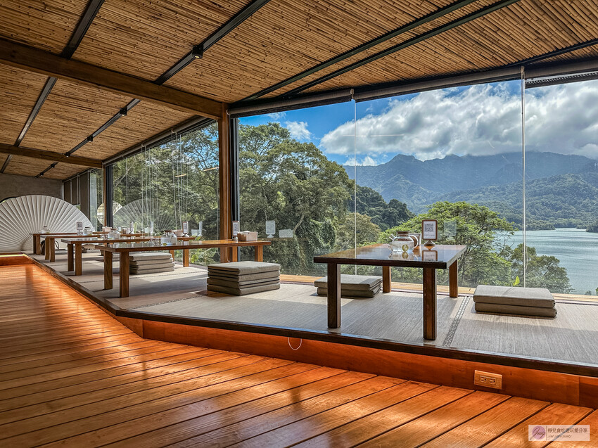 桃園環湖咖啡好食二館，絕美山湖景預約制，日式禪風美景拉麵超療癒。