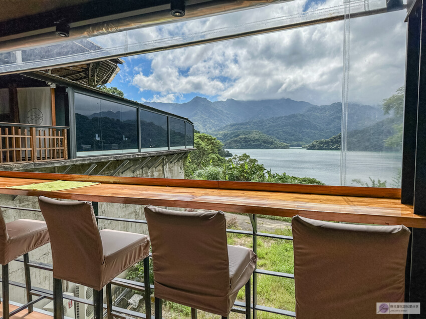 桃園環湖咖啡好食二館，絕美山湖景預約制，日式禪風美景拉麵超療癒。