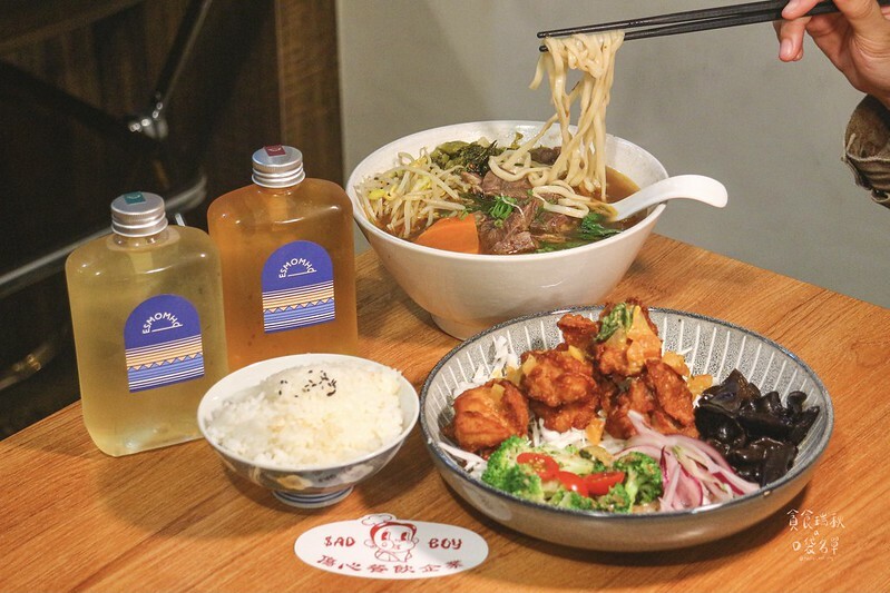 台中西區｜吃不到才會傷心！暖心暖胃好滋味、啤酒慢燉至軟嫩入口即化～獨特風味牛肉麵｜傷心餐飲企業