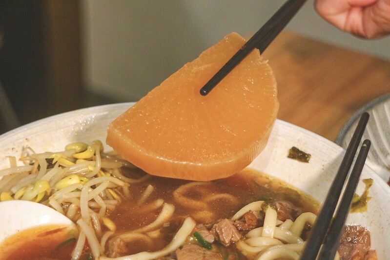 台中西區｜吃不到才會傷心！暖心暖胃好滋味、啤酒慢燉至軟嫩入口即化～獨特風味牛肉麵｜傷心餐飲企業