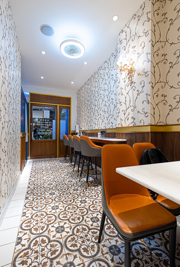 網美風格的精緻便當飲料店，有面漂亮的打卡牆，餐盒也有精緻跟小資兩種，點餐盒送飲料｜茶自點便當店南崁店