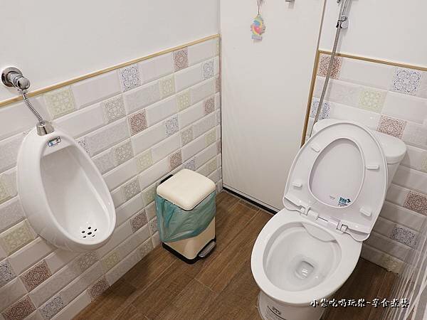 洗手間-茶自點便當店蘆竹南崁店.jpg