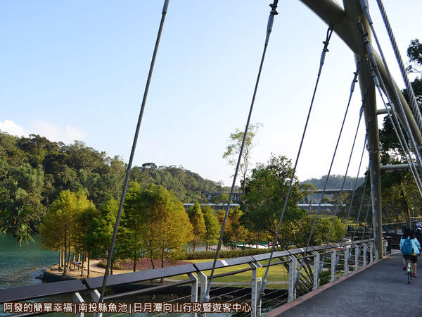 向山行政暨遊客中心22-同心橋上一景