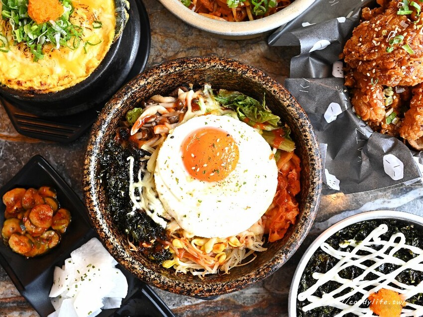 KATZ 卡司韓藝料理|美術園道人氣美食,結合工業風設計的創意韓式料理,餐點多樣化,還有多人分享餐~