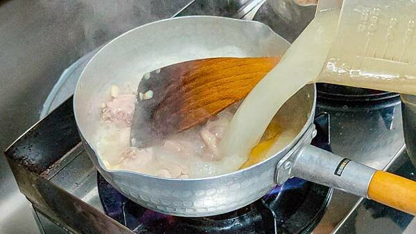 【蘆洲火鍋】羽臨創意湯鍋｜現點現煮七種不同口味的台式風味火鍋！湯頭一極棒