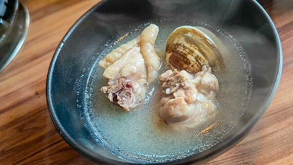 【蘆洲火鍋】羽臨創意湯鍋｜現點現煮七種不同口味的台式風味火鍋！湯頭一極棒