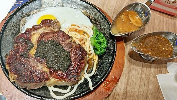 【蘆洲火鍋】羽臨創意湯鍋｜現點現煮七種不同口味的台式風味火鍋！湯頭一極棒