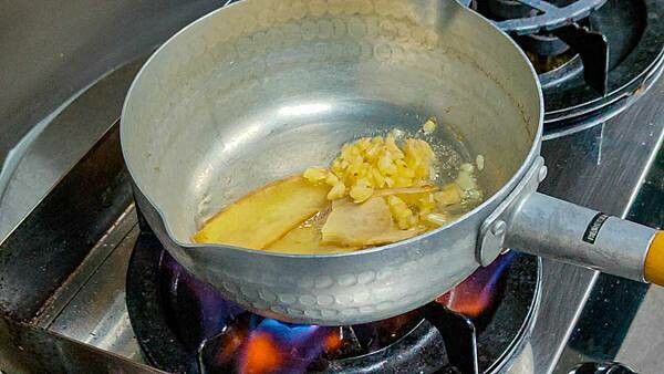 【蘆洲火鍋】羽臨創意湯鍋｜現點現煮七種不同口味的台式風味火鍋！湯頭一極棒