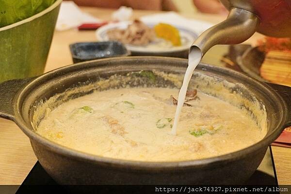 {台中美食}台中西區火鍋推薦「丹閎鍋」,李千娜兄妹合力打造傳