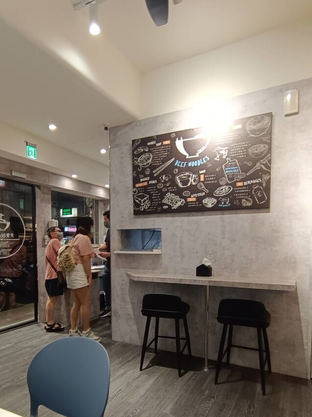 377264.jpg - 【台北.士林】天東86香麻牛魔王雙料冠軍麵+花干+紅油炒手。寵物友善店家超美味大推