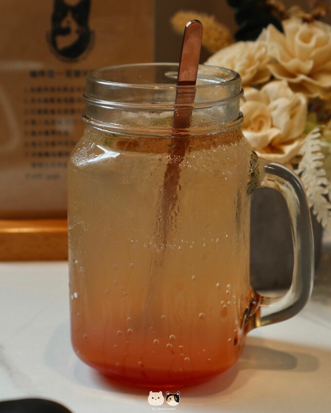 高雄左營餐廳|癒見好食．招牌手打漢堡肉所推出一系列餐點! 交通方便近巨蛋捷運站、寵物友善空間可帶自家毛小孩一同前往~