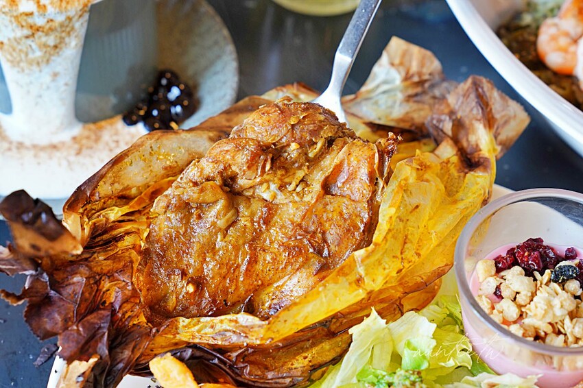 【台中】西屯|春三朝午早午餐,超浮誇溢出來瀑布奶茶,超蝦剝皮辣椒金多蝦燉飯