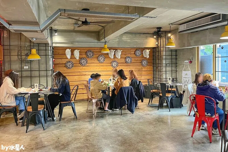 春三朝午：台中必吃早午餐，超狂3隻酥炸雞腿義大利麵、雙倍牛排