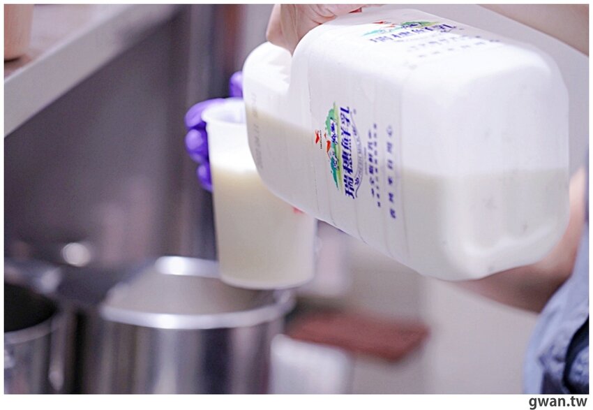 超霸氣!整瓶Dr.milker倒進去,好喝的鮮奶茶喝過就回不去