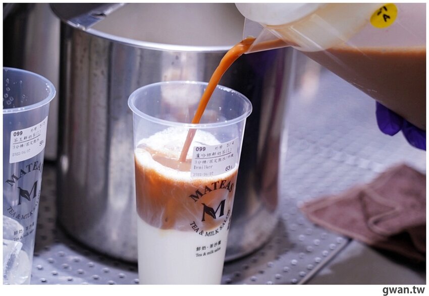 超霸氣!整瓶Dr.milker倒進去,好喝的鮮奶茶喝過就回不去