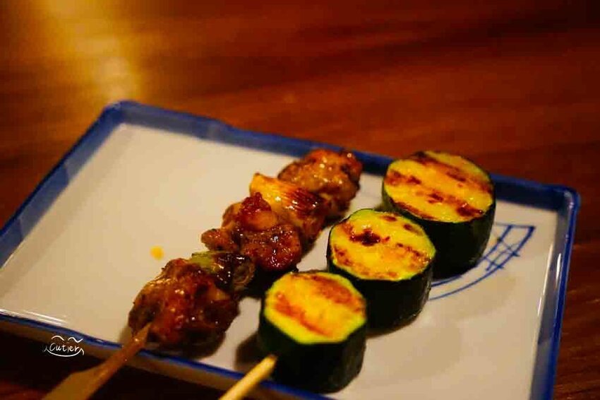 三輪仔串燒酒戶 斗六分舵｜雲林在地日式串燒酒戶 下班小酌最佳選擇 雲林斗六美食/宵夜/居酒屋 - Cutier吃飯中 日式經典串燒，老少咸宜的餐點內容，寧靜的夜晚就來一趟三輪仔之行吧！